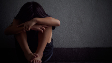 Γλυφάδα: Συμμαθήτριες της 14χρονης οι δύο που συνελήφθησαν μετά την επίθεση σε βάρος της - Έχει αναγνωρίσει και τρίτο άτομο που αναζητείται