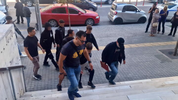 Θεσσαλονίκη: Ελεύθεροι οι ανήλικοι που συνελήφθησαν για τον ξυλοδαρμό του 16χρονου και της 14χρονης φίλης του