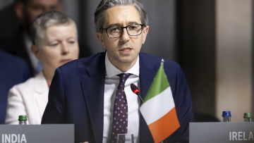 Ο πρωθυπουργός της Ιρλανδίας Χάρις θα συναντηθεί με τον πρόεδρο της Παλαιστινιακής Αρχής Αμπάς