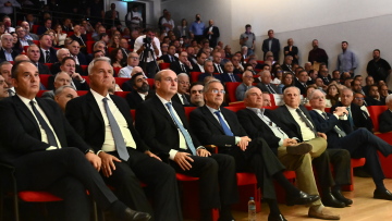 «Κι όπως λέει κι ο Κυριάκος Μητσοτάκης, στη ΝΔ είμαστε όλοι καραμανλικοί»: Η ατάκα Τασούλα σε εκδήλωση παρουσίασης βιβλίου