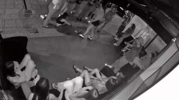 Γλυφάδα - Πατέρας 14χρονης: Το παιδί ζαλίζεται διαρκώς, κανείς δεν ξέρει αν οργανώνουν την τρίτη και μοιραία επίθεση