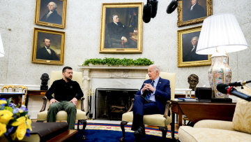 Μπάιντεν σε Ζελένσκι: Η Ρωσία δεν θα υπερισχύσει