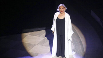 Μαρινέλλα: Δεν ήρθε η ώρα μου ακόμα, είπε στην κόρη της- Παραμένει σε σταθερή αλλά κρίσιμη κατάσταση