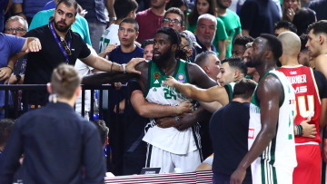 Παναθηναϊκός - Ολυμπιακός: Ένταση πίσω από τον πάγκο των «πρασίνων», έξαλλος ο Λεσόρ - Δείτε φωτογραφίες, βίντεο