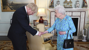 Μπόρις Τζόνσον: Η βασίλισσα Ελισάβετ είχε καρκίνο των οστών - Τι αποκάλυψε για την τελευταία τους συνάντηση