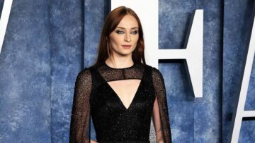 Σόφι Τέρνερ: Είναι δύσκολο να είσαι μόνη μητέρα, λέει λίγο καιρό μετά το διαζύγιο με τον Τζο Τζόνας