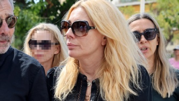 Σμαράγδα Καρύδη: Η πρώτη δημόσια εμφάνιση μετά τον θάνατο του πατέρα της - Δείτε το βίντεο