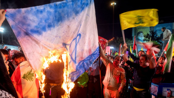 Ανάλυση New York Times: Πόλεμος επιβίωσης με τέσσερις εχθρούς για το Ισραήλ - Γιατί επιτέθηκε με 200 πυραύλους το Ιράν