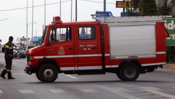 Έσβησε η φωτιά που ξέσπασε σε διαμέρισμα στην Πετρούπολη, διακοπές κυκλοφορίας από την τροχαία
