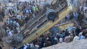 Λεωφορείο στο Πακιστάν έπεσε σε γκρεμό: Επτά νεκροί και 19 τραυματίες