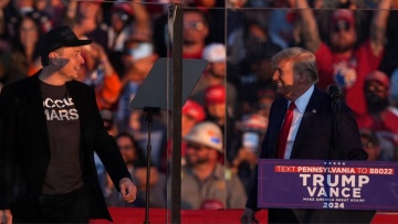 Τραμπ:  Επέστρεψε στο Μπάτλερ τρεις μήνες μετά την πρώτη απόπειρα δολοφονίας του - Στο πλευρό του και ο Μασκ (βίντεο)