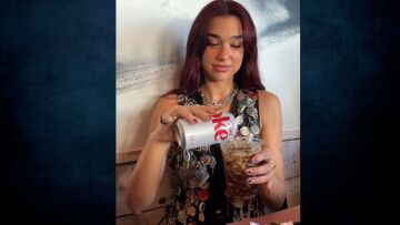 Ντούα Λίπα: Της αρέσει να πίνει αναψυκτικό ανακατεμένο με... ζουμί από πίκλες 