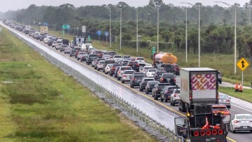 Φλόριντα: Δείτε live την πορεία του τυφώνα Μίλτον - Οι αρχές προειδοποιούν πόρτα-πόρτα «όποιος μείνει θα πνιγεί σίγουρα»