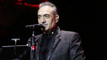 Νότης Σφακιανάκης: Θα προτιμούσα να μην ξαναεπιστρέψει ποτέ, αυτό το σύστημα δεν τον σηκώνει, δήλωσε ο ανιψιός του