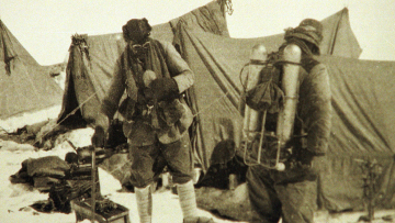 Έβερεστ: Βρέθηκαν λείψανα του Άντριου Ίρβιν, που είχε εξαφανιστεί 100 χρόνια πριν - Φωτογραφίες