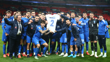 Εθνική Ελλάδος: «Για τον Τζορτζ» - Αποθέωση μετά τον θρίαμβο με 2-1 επί της Αγγλίας στο Γουέμπλεϊ 