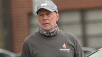 Μπρους Γουίλις: Νέες φωτογραφίες του ηθοποιού - Απαθανατίστηκε σε γειτονιά του Λος Άντζελες