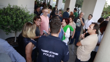 Politico: Ο ΣΥΡΙΖΑ οδεύει προς μία ακόμη κατάρρευση