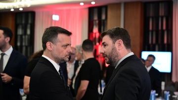 Εκλογές στο ΠΑΣΟΚ: Το Σίδνεϊ ψήφισε Ανδρουλάκη, η Μελβούρνη Δούκα