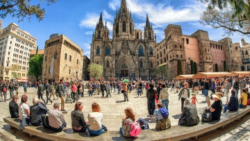 Ισπανία: «Δεν είναι βιώσιμο» - Η Βαρκελώνη αναζητεί τρόπους διαχείρισης του υπερτουρισμού	