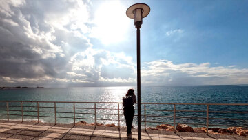 Καιρός: Με συννεφιά ξεκινά η εβδομάδα, ανοιξιάτικο το σκηνικό το πρώτο δεκαήμερο του Μαρτίου