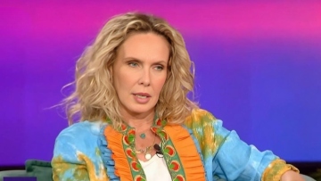 Εβελίνα Παπούλια: Δεν μιμήθηκα ποτέ τη Μενεγάκη στους Δύο Ξένους