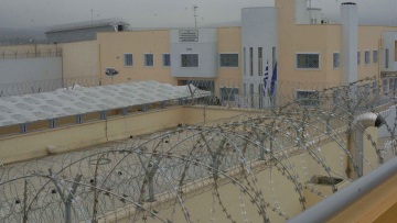 Έξι τραυματίες σε συμπλοκή αλλοδαπών στις φυλακές Δομοκού