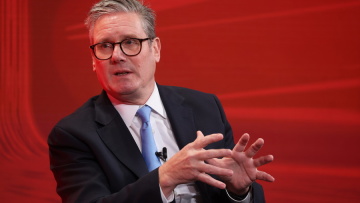 Ο Στάρμερ στέκεται υπέρ της ένταξης της Ουκρανίας στο ΝΑΤΟ 