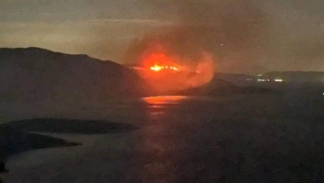 Σάμος: Υπό μερικό έλεγχο η πυρκαγιά σε δασική έκταση στο ακρωτήριο Πράσο  - Συνελήφθη άνδρας για εμπρησμό από πρόθεση