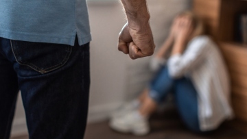 Ενδοοικογενειακή βία: Το προφίλ των γυναικών θυμάτων, όπως παρουσιάστηκε σε ειδική εκδήλωση