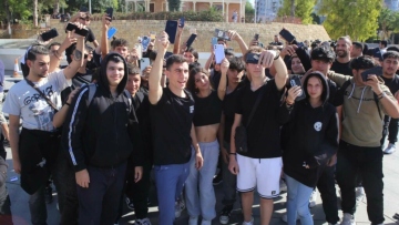 Φειδίας: Μετά την διαδήλωση για τα κινητά στα σχολεία λέει ότι «και ο Τόμας Έντισον απέτυχε μέχρι να ανακαλύψει τη λάμπα»