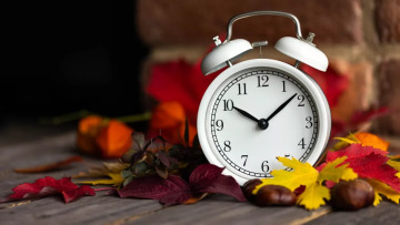 Αλλαγή ώρας: Αυτή την Κυριακή «κερδίζουμε μια ώρα ύπνο», αλλά βγαίνουμε χαμένοι σε δύο τομείς – Ποιοι επηρεάζονται περισσότερο