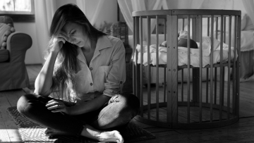 «Δεν κατάφερα να κάνω άμβλωση. Τώρα μεγαλώνω το παιδί του βιαστή μου»