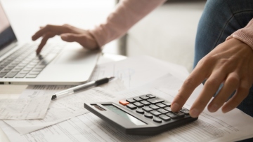 Συντάξεις Δεκεμβρίου 2025: Πότε θα καταβληθούν, πότε θα εμφανιστούν τα χρήματα στους δικαιούχους - Αναλυτικά οι ημερομηνίες