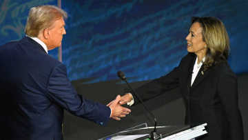 Αμερικανικές εκλογές 2024 - BBC: Αγωνία στους Δημοκρατικούς για τις επιδόσεις Χάρις όσο ο Τραμπ κερδίζει έδαφος