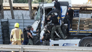 Ισραήλ: 1 νεκρός και 32 τραυματίες από το φορτηγό που έπεσε πάνω σε στάση λεωφορείου - «Ηρωική επιχείρηση» λέει η Χαμάς