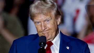 Η πλευρά Τραμπ τρέχει να μαζέψει τα... ασυμμάζευτα για το «νησί σκουπιδιών το Πουέρτο Ρίκο» ενώ οι Δημοκρατικοί πανηγυρίζουν