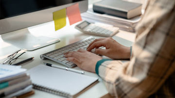 Κατώτατος μισθός: Τα «μυστικά» του μαθηματικού τύπου που θα εφαρμοστεί από το 2028 - Πόσο θα αυξηθεί τα επόμενα τρία χρόνια