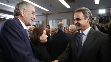 Μητσοτάκης, Σαμαράς, Καραμανλής: Το παρασκήνιο, οι διάλογοι και η χωροταξία στο ραντεβού της Φιλοθέης