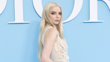 Άνια Τέιλορ-Τζόι: Θύμα ληστείας σε έπαυλη του Λονδίνου - Έσπασαν τζάμια και προσπάθησαν να μπουν στην κρεββατοκάμαρα που βρισκόταν με τον σύζυγό της