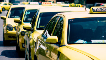 Χειρόφρενο για 48 ώρες τραβούν τα ταξί στις 5 και 6 Νοεμβρίου - Τι ζητάει ο ΣΑΤΑ