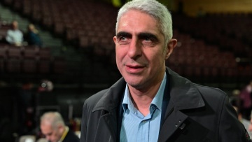 Ειρωνικός Γιώργος Τσίπρας για Φαραντούρη: Περίεργο, δεν του φαινόταν... έδειχνε σεμνός μετριόφρων και με αρχές