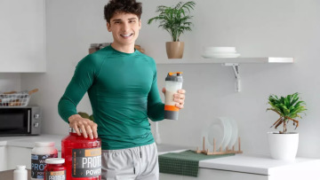 Πόσο καλή ιδέα είναι τα συμπληρώματα πρωτεΐνης για τους εφήβους; Μια ειδικός απαντά