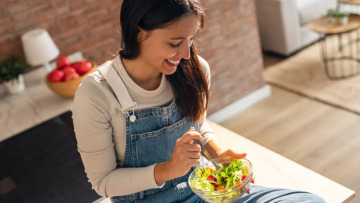 Ένας γιατρός δίνει 8 συμβουλές ευεξίας και αντιγήρανσης – Και θέλει να τρώμε όσπρια ακόμη και στο πρωινό!