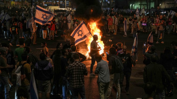 Ισραήλ: Χιλιάδες διαδηλωτές στους δρόμους του Τελ Αβίβ - «Είναι προδότης» φωνάζουν για τον Νετανιάχου 