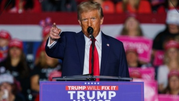 Εκλογές ΗΠΑ 2024: Χάνει ποσοστό στους λευκούς ψηφοφόρους ο Ντόναλντ Τραμπ, δείχνει exit poll του NBC News