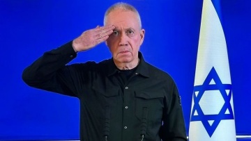 Ισραήλ: «Ένα ηθικό σκοτάδι» έχει κατακλύσει τη χώρα, λέει ο συγκινημένος Γκάλαντ μετά την απομάκρυνσή του