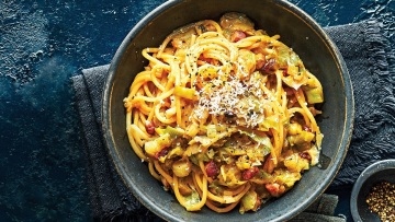 Φέρνει υπνηλία η καρμπονάρα; - Τι απαντά η επιστήμη