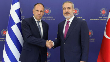 Ελληνοτουρκικά: Υφαλοκρηπίδα και ΑΟΖ η μοναδική διαφορά, λέει ο Γεραπετρίτης - Για «αλληλένδετα προβλήματα» μιλά ο Φιντάν