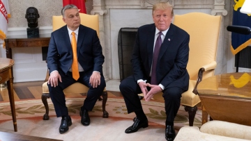 Politico: Πραγματικοί νικητές των αμερικανικών εκλογών οι λαϊκιστές δεξιοί καταστροφείς της Ευρώπης